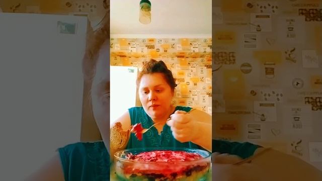 Мой любимый салат 😀 селёдка под шубой 😜 смотреть онлайн