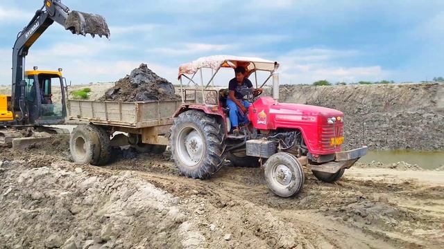 JCB Hyundai 85A SMART Machine Loading mud in Mahindra and JohnDeere Tractor|JCB and Tractor Video смотреть онлайн