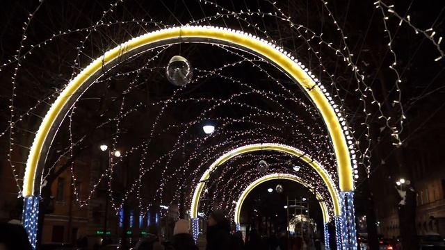 Новогодняя Большая Конюшенная улица в Санкт-Петербурге смотреть онлайн