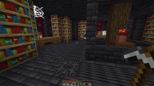 Scary MISS T is WANTED At Night in Minecraft смотреть онлайн