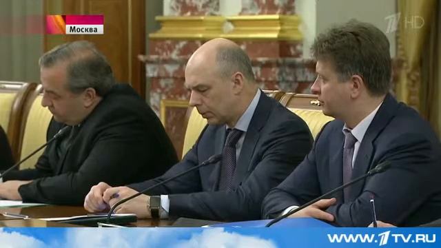 На заседании правительства обсудили внедрение профессиональных стандартов смотреть онлайн