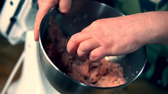KURCZAK z szynkowara na Wielkanoc z jajkiem na twardo i tymiankiem смотреть онлайн