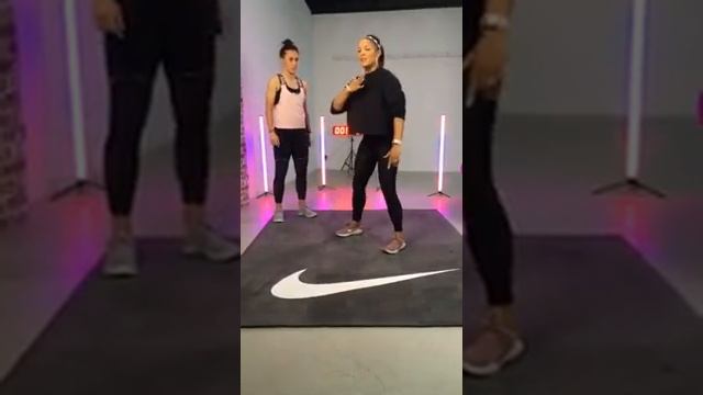 Lucy Bronze's Instagram Live [9.24.18] смотреть онлайн