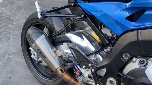 Super Loud Yoshimura Exhaust on 2016 BMW S1000RR смотреть онлайн