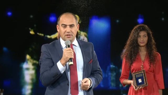 ЛИДЕР В СФЕРЕ ОБСЛУЖИВАНИЯ НАСЕЛЕНИЯ смотреть онлайн