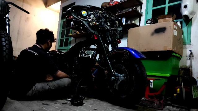 HARLEY DAVIDSON STREET GLIDE 2006 (ENGINE REMOVAL BY fatBoy mechanic) смотреть онлайн