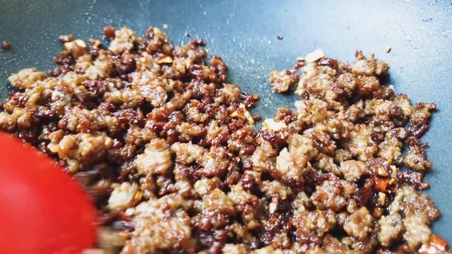 IL MANZO CON PEPERONCINO IN FOGLIE DI SCAROLA | UNA CENA ESOTICA E VELOCE смотреть онлайн