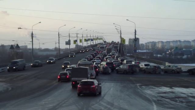 Обыденный трафик. Канавинский мост, Н. Новгород, ок. 18-00 смотреть онлайн