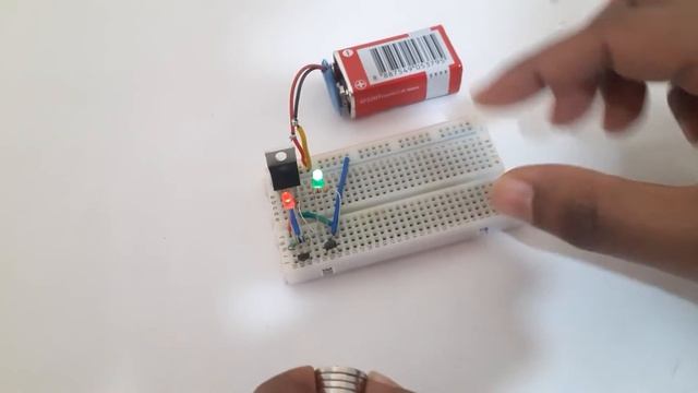 Magnetic Polarity Detector Circuit Using Hall Effect Sensor