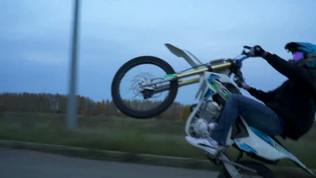 Эндуро смотреть онлайн