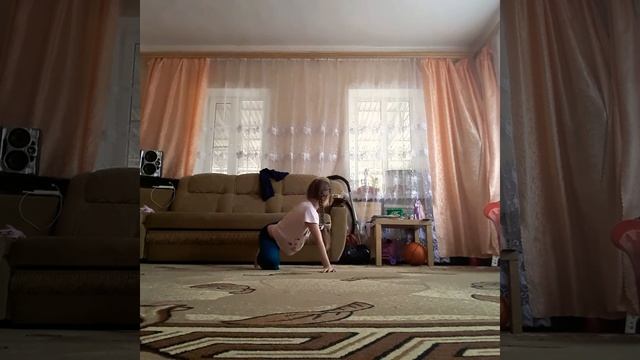 обучалка стоять на руках😱😱😱 смотреть онлайн
