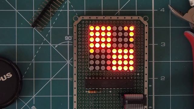 Atmega 8 + 8x8 red LED matrix 1088BS (demo) смотреть онлайн