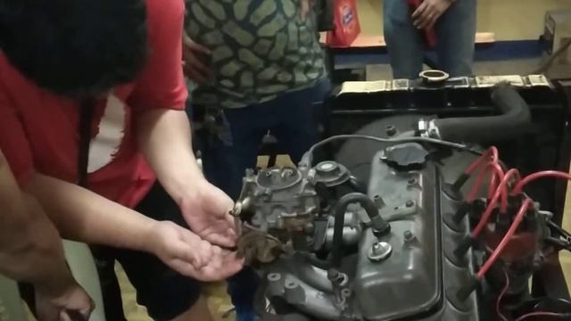 Troubleshoot on a Toyota 4K Engine смотреть онлайн