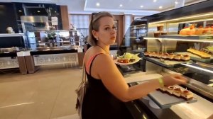 ЛЕНА ЗЫБЕНКОВА БЕСИТ ИННУ СУДАКОВУ: день рождения в стиле «унизьте меня за мой счет»