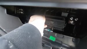 Замена фильтра салона Exeed LX. Как снять бардачёк на exeed lx. Премиум марка всё продумано.