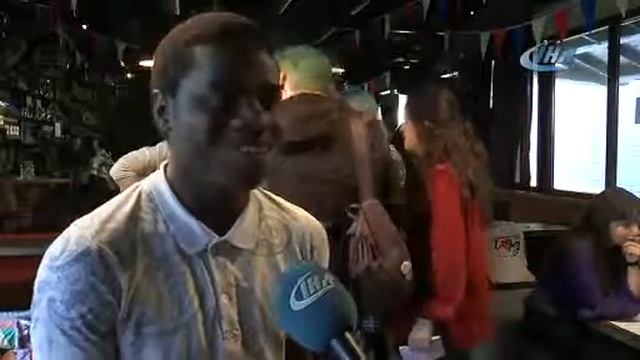 Okumasını bilene her insan bir kitap смотреть онлайн