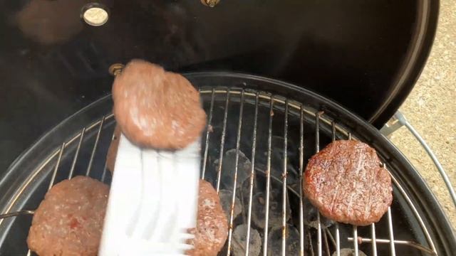 Weber 18” Jumbo Joe Charcoal Grill Review | Best Portable Grill