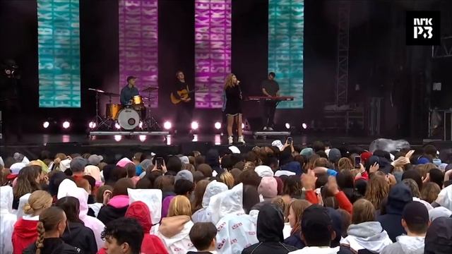 Emma Steinbakken, “Hopelessly Hopeless” & “This One’s On Me,” at VG-Lista, Bergen, Norway 7/13/2022 смотреть онлайн