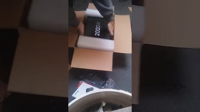 Unboxing Renogy 2000 Watt Pure Sine Wave Inverter смотреть онлайн