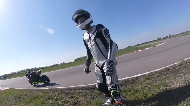March 14, 2016 - EMRA Race School - Second Run w/ crash (Tara POV) смотреть онлайн