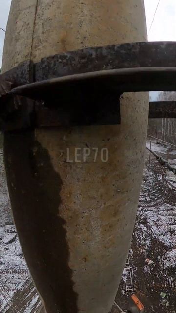 Не повторять! Демонтаж провода 35 кВ на промежуточной опоре смотреть онлайн