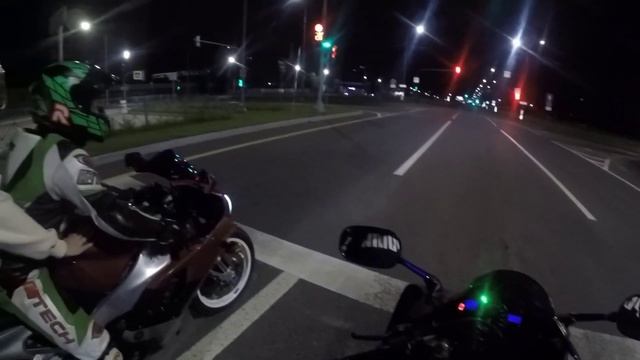 прокатил девушку на  YAMAHAR 1, много эмоций и впечатлений  держалась до последнего