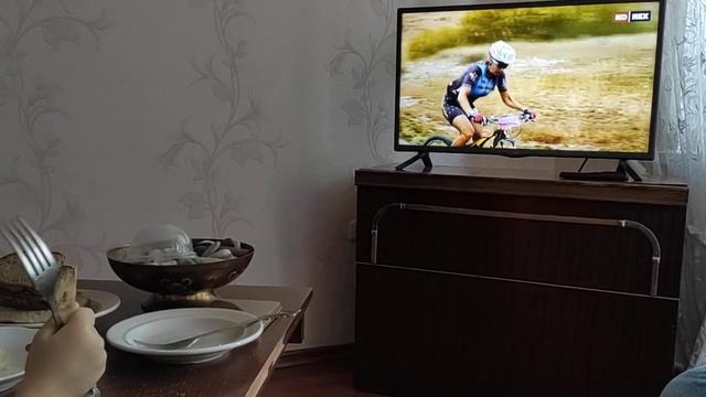 у бабушки, обедает смотреть онлайн
