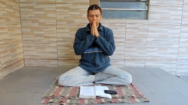 Yoga Sutras Patañjali - Aforismo do 17º Sutram (parte1)da seção 1 SAMADHI PADA смотреть онлайн