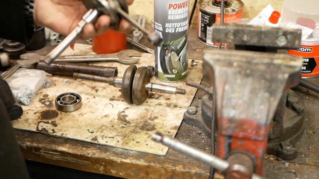 Restauration Peugeot 103 SP : le moteur, 1ère partie смотреть онлайн
