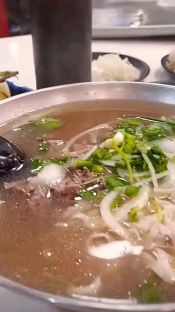 Vietnamese pho bo soup #shorts #vietnamese #food смотреть онлайн