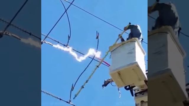 Riesgo eléctrico en altura смотреть онлайн