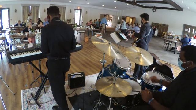 Moment's Notice Jazz Trio - Mother's Day Gig (2/2)