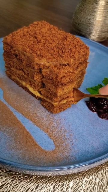 A PERFECT HONEY CAKE RECIPE IS OUT ♡ ASALLI TORT RETSEPTI KANALIMIZDA ◇ ИДЕАЛЬНЫЙ МЕДОВИК НА КАНАЛЕ смотреть онлайн