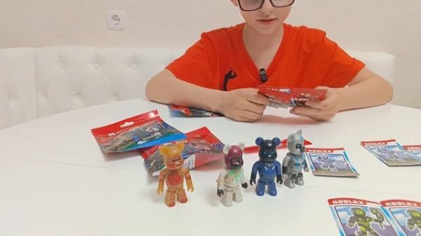 РОБЛОКС распаковка сюрпризов с BEAR BRICKS