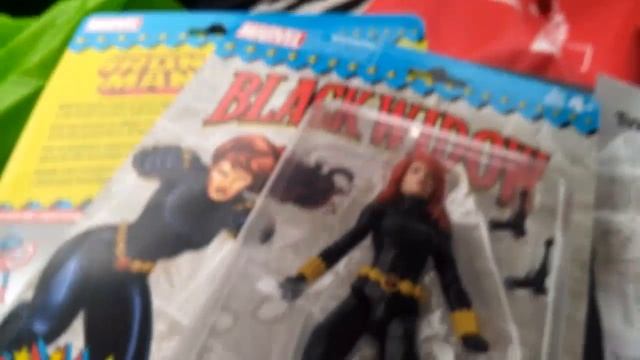 Toys R Us Random Impulse Buy. Marvel Legends, Also a Minor Free Comic Book Day Score. смотреть онлайн