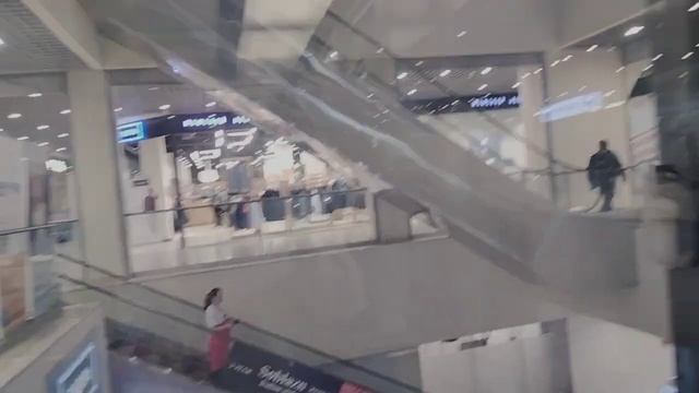 #москва#чертаново#кировоградская в "Пегас" пока не зашла... Думаю о сезоне. Катаюсь на лифте смотреть онлайн