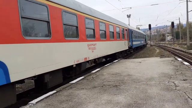 БВ 2601 с локомотив 80 042 Цар Симеон Велики заминава от гара Шумен! смотреть онлайн