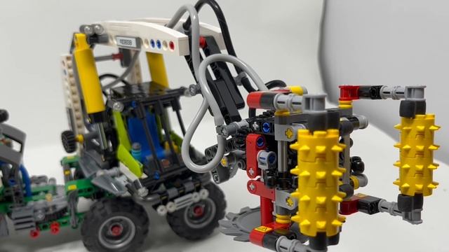 Lego Technic 42080 Tree Harvester | Realistic Functionality? | GHMBricks Review смотреть онлайн
