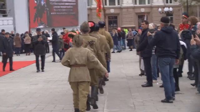 ОТКРЫТИЕ ПАМЯТНИКА МИНИГАЛИ ШАМУРАТОВУ.11 10 2022 ТЫСЯЧИ ЛЮДЕЙ ПРИЕХАЛИ В ЦЕНТР ГОРОДА. СОВ ПЛОЩАДЬ смотреть онлайн