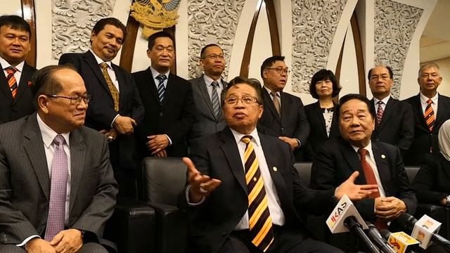 Abg Jo to Putrajaya: Re-calibrate oil, gas tax structure смотреть онлайн