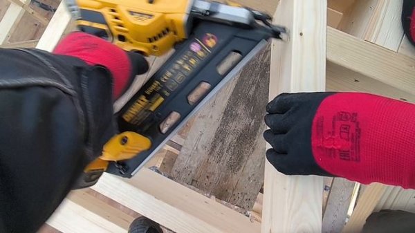 Сборка фронтона каркасного дома