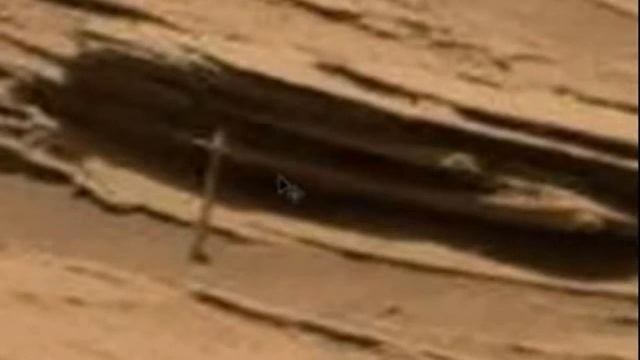 Vertical rod on Mars found on the official of NASA photo Вертикальный стержень на Марсе смотреть онлайн