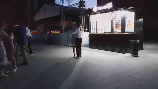 «Ромашковый бал» в саду Эрмитаж (13.07.2022) ч.2 смотреть онлайн