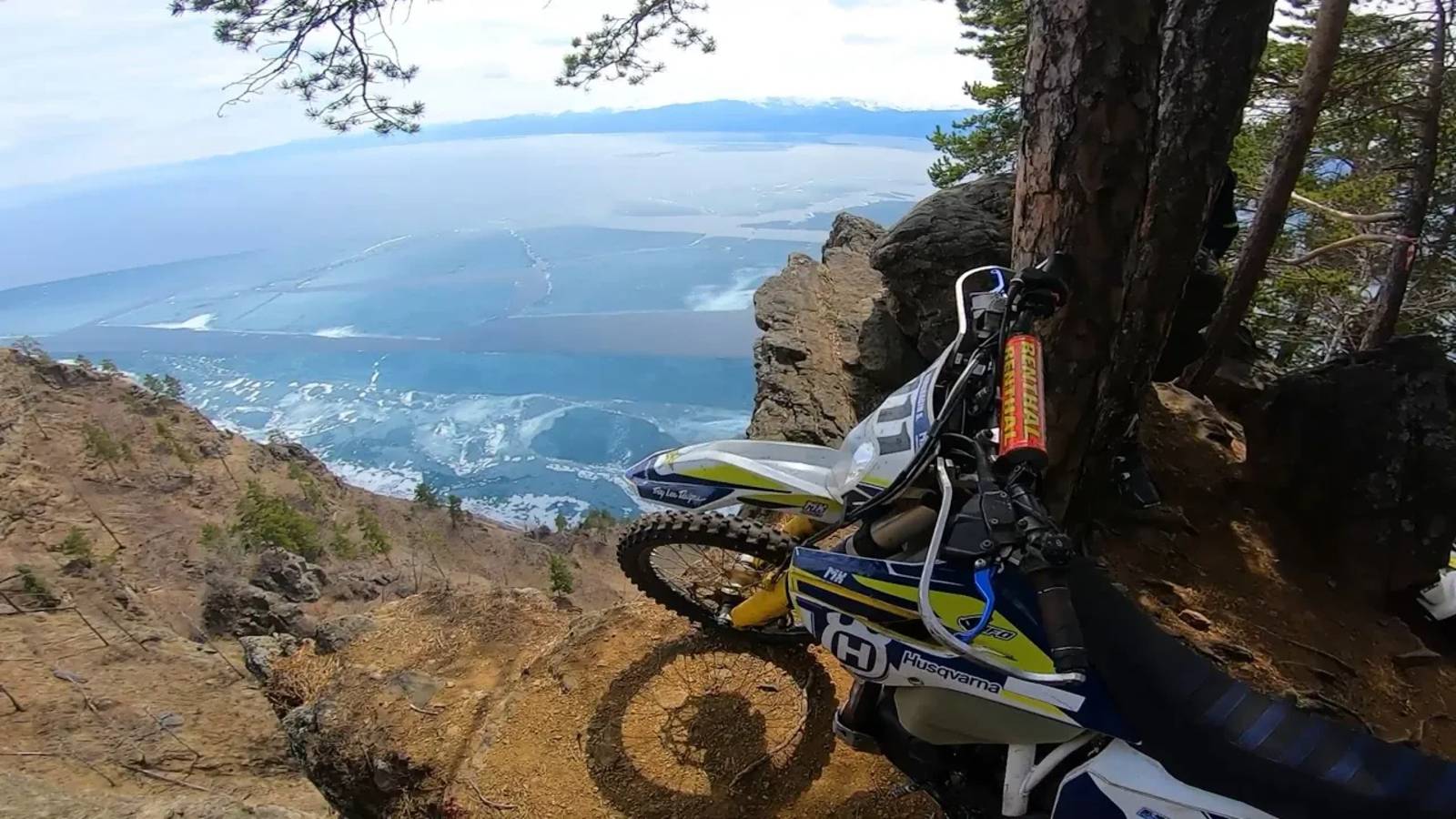 Обзорка на Байкале. Весенняя эндуро покатушка смотреть онлайн