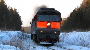 ТЭП70-0524 с пригородным поездом Екатеринбург-Пасс. - Егоршино