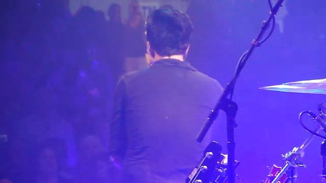 Adam Lambert singing "Whataya Want From Me" Hyannis, MA 8-19-2010 смотреть онлайн