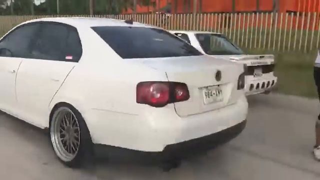 Tsuru GSR turbo y metanol Delfino vs Bora GLI stage 3 plus Hidra Omar смотреть онлайн