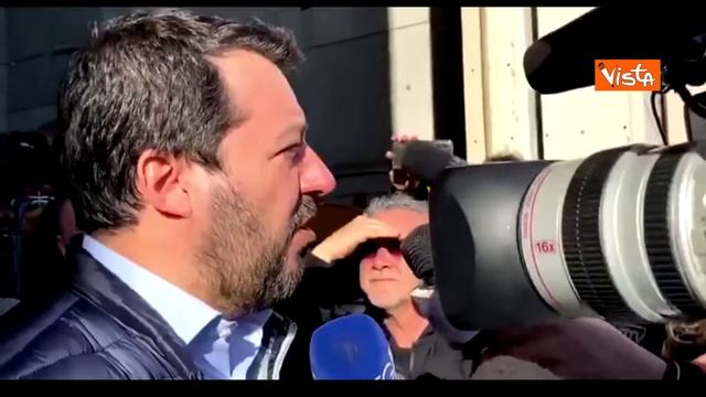 Coronavirus, Matteo Salvini asfalta Conte: e io ero uno sciacallo razzista. смотреть онлайн