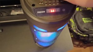 классная офигенная bluetooth колонка ZQS 4239