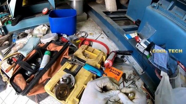 CARRIER 30GX , CARLYLE 06NA INTERNAL OIL FILTER AND OIL SOLENOID CHANGING